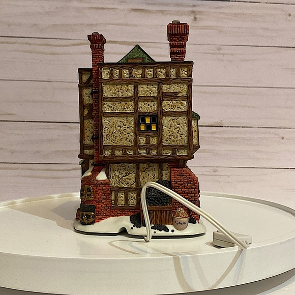 DEPARTMENT 56 - William and Robert Glaser Stained Glass - HV - Dickens Village - Picture 5 of 13